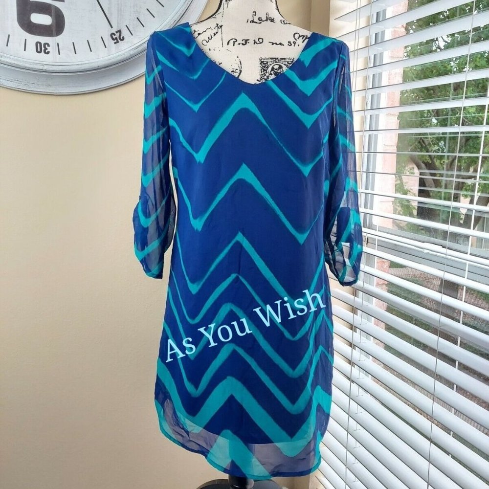 ❣️HP❣️ As You Wish halter back buckle 3/4 Sleeve A Line chevron blue dress S